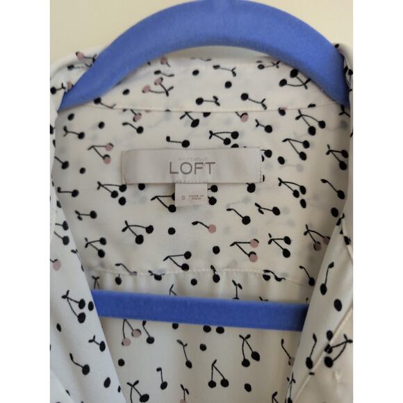 LOFT Cherry Print Hidden Button-Up Long Sleeve Blouse size Small - Picture 2 of 4